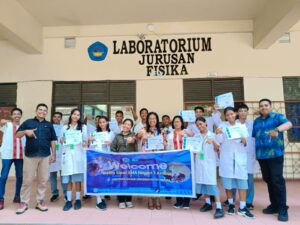 Belajar Fisika Lewat Praktikum Nyata: SMA Negeri 7 Ambon Kunjungi Laboratorium Fisika Dasar Unpatti, Terbuka untuk Layanan Akademik Sekolah