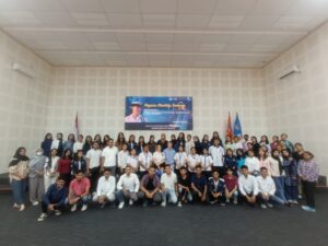 From Training to Scientific Innovation: Kuliah Tamu Mahasiswa École de l’Air et de l’Espace dalam Physics Monthly Seminar FST